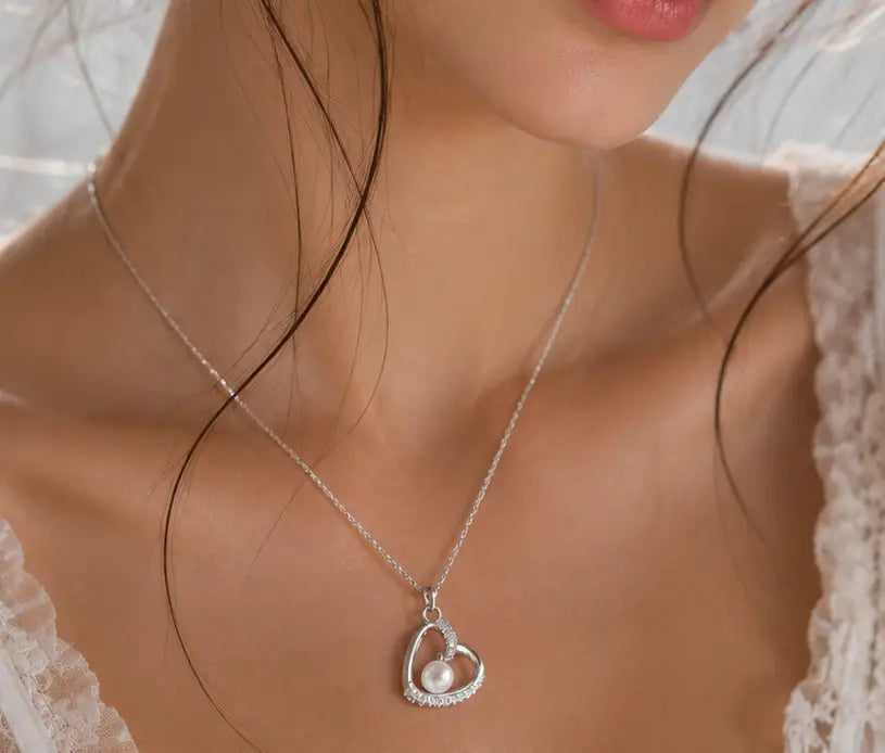 Heart Design Silver Plated Zircon Necklace